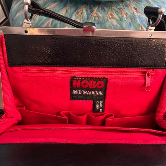 Vintage Hobo International Black Leather Handbag - Picture 4 of 6